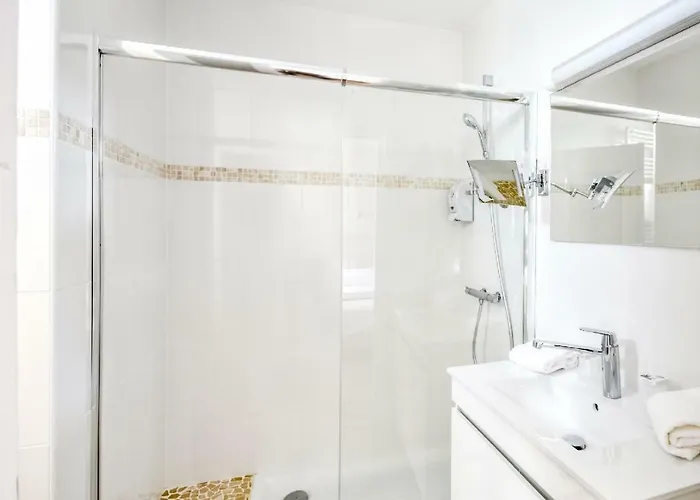 Beau Rivage Отель Ле-Лаванду