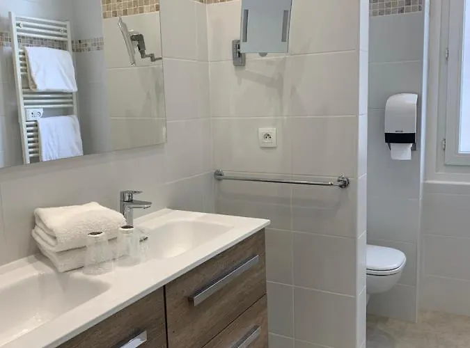 Отель Beau Rivage 3*