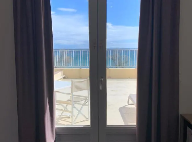 Beau Rivage Отель 3*