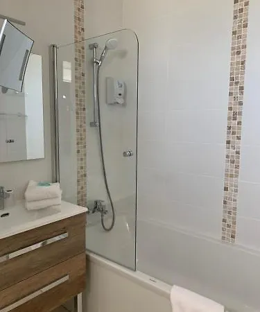 מלון Beau Rivage 3*