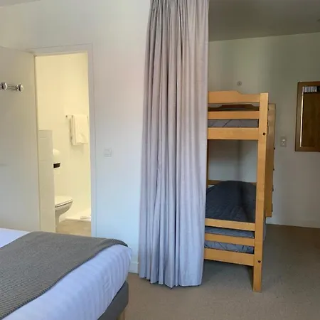 Beau Rivage מלון 3*