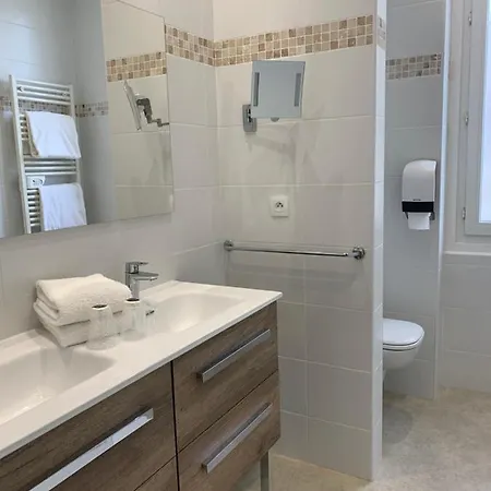 מלון Beau Rivage 3*