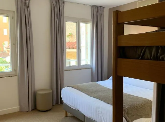 波赫瓦日酒店 3*